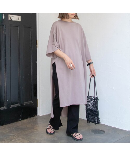 Sheson(シーズン)の「Sheson(シーズン) ディープサイドスリット カットワンピース(ワンピース・レディース・ブラック/カーキ/キャメル/ホワイト/ベリーペリ/グレーベージュ/ブラウン/モカ/テラコッタオレンジ/ダークグリーン/ミルクティベージュ・FREE)」の7枚目の写真