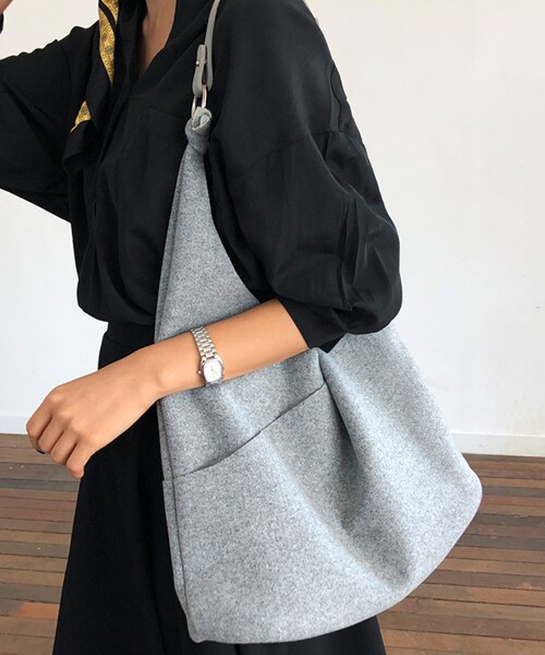DHOLIC(ディーホリック)の「ポーチSETスエード調バッグ(トートバッグ・レディース・ベージュ/グレー/ブラック・FREE)」の3枚目の写真