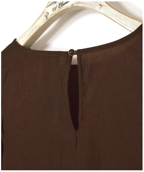 w closet(ダブルクローゼット)の「ボリューム袖クルーネックプルオーバー(トップス・レディース・エクリュ/オレンジ/パープル/ブラウン・FREE/M/L)」の11枚目の写真