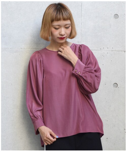 w closet(ダブルクローゼット)の「ボリューム袖クルーネックプルオーバー(トップス・レディース・エクリュ/オレンジ/パープル/ブラウン・FREE/M/L)」の7枚目の写真