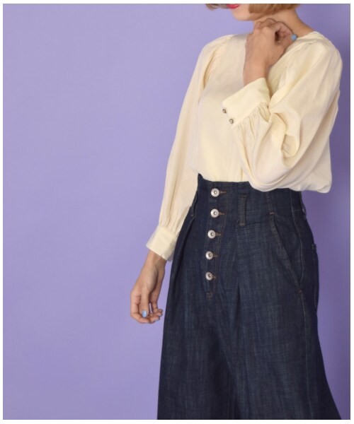 w closet(ダブルクローゼット)の「ボリューム袖クルーネックプルオーバー(トップス・レディース・エクリュ/オレンジ/パープル/ブラウン・FREE/M/L)」の18枚目の写真