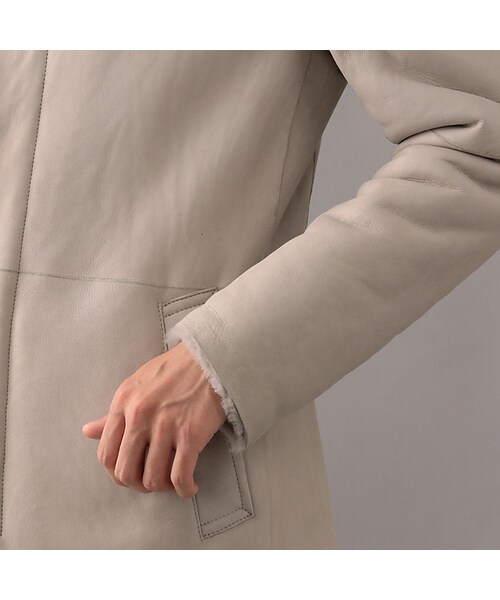 EPOCA UOMO（エポカウォモ）の「【予約販売】ステンカラームートンコート（ジャケット/アウター・レディース・オフホワイト・44/46/48/50）」の6枚目の写真