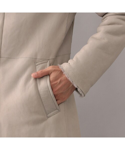 EPOCA UOMO（エポカウォモ）の「【予約販売】ステンカラームートンコート（ジャケット/アウター・レディース・オフホワイト・44/46/48/50）」の7枚目の写真