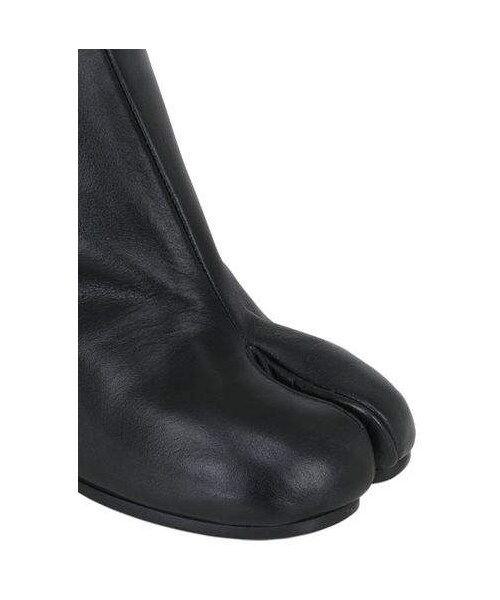 Maison Margiela（メゾンマルジェラ）の「80mm Tabi Leather Ankle Boots（ブーツ・レディース・BLACK・36/37/37.5/38/38.5/39）」の2枚目の写真