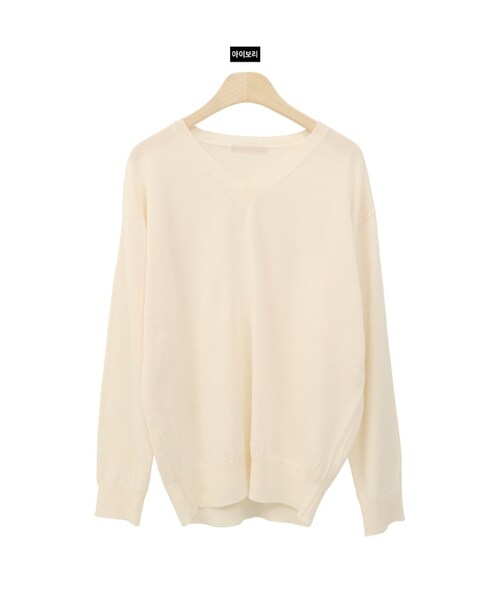 Dailyabout（デイリーアバウト）の「Vネックドロップショルダーニット（ニット/セーター・レディース・ブラック/ホワイト/ピンク/ブラウン/レッド/ブルー・FREE）」の2枚目の写真