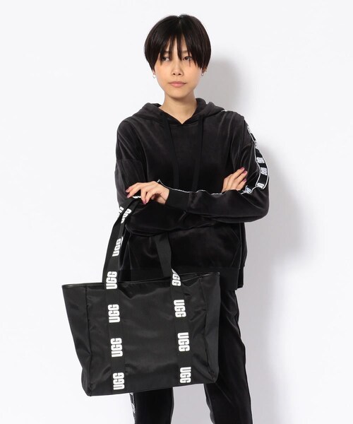 UGG Australia（アグオーストラリア）の「UGG（アグ）ALINA E/W TOTE