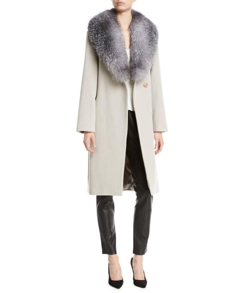 Sofia Cashmere（ソフィアカシミヤ）の「Sofia Cashmere Fur Shawl-Collar Long Wrap Coat（ジャケット/アウター・レディース・Brown・2/4/6/8/10/12/14）」の2枚目の写真