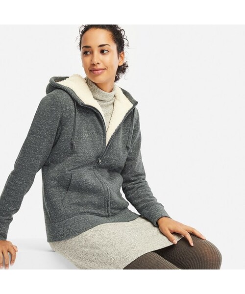 UNIQLO（ユニクロ）の「ボアスウェットフルジップパーカ（長袖）（パーカー・レディース・NAVY 69/DARK GRAY 08/PINK 12/BLACK 09/GRAY 06/BEIGE 31/BROWN 34/BLUE 66/OFF WHITE 01・L/S/3XL/XS/M/XL/XXL）」の4枚目の写真