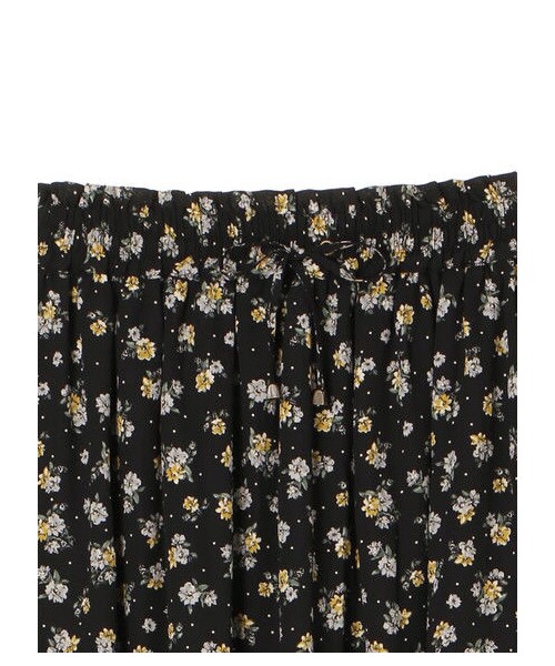 earth music&ecology(アースミュージックアンドエコロジー)の「・花柄スピンドルギャザースカート(スカート・ブラック/ボルドー/ブラウン・F)」の4枚目の写真