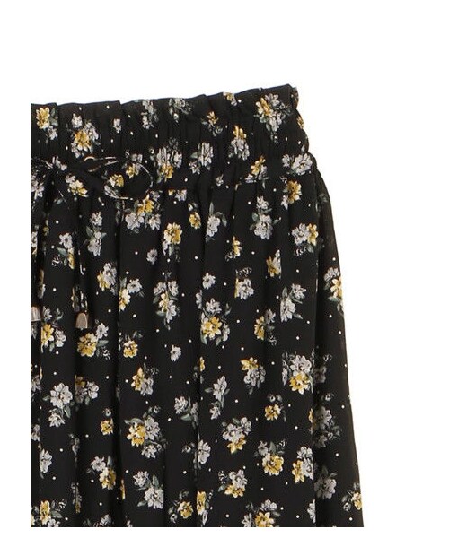 earth music&ecology(アースミュージックアンドエコロジー)の「・花柄スピンドルギャザースカート(スカート・ブラック/ボルドー/ブラウン・F)」の5枚目の写真