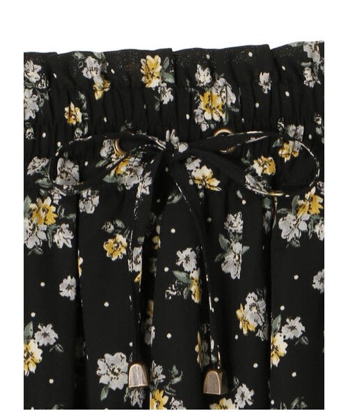 earth music&ecology(アースミュージックアンドエコロジー)の「・花柄スピンドルギャザースカート(スカート・ブラック/ボルドー/ブラウン・F)」の7枚目の写真