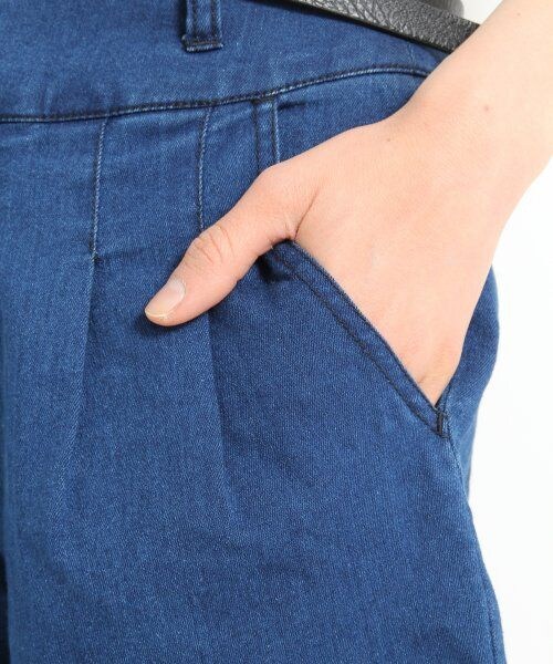 LOWRYS FARM（ローリーズファーム）の「ハイウエストショートパンツ（パンツ・レディース・ネイビー/ブラック/ブルー/オフ・Ｆ）」の8枚目の写真