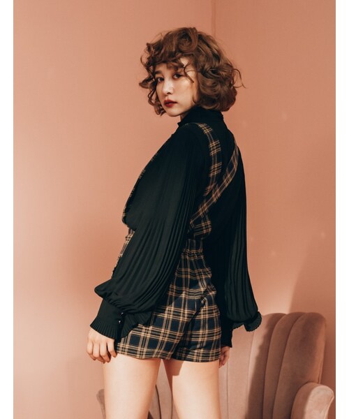 Marjorie（マージョリー）の「依舊浪漫，荷葉立領綁帶宮廷袖打褶襯衫（トップス・レディース・黑/白・F）」の15枚目の写真