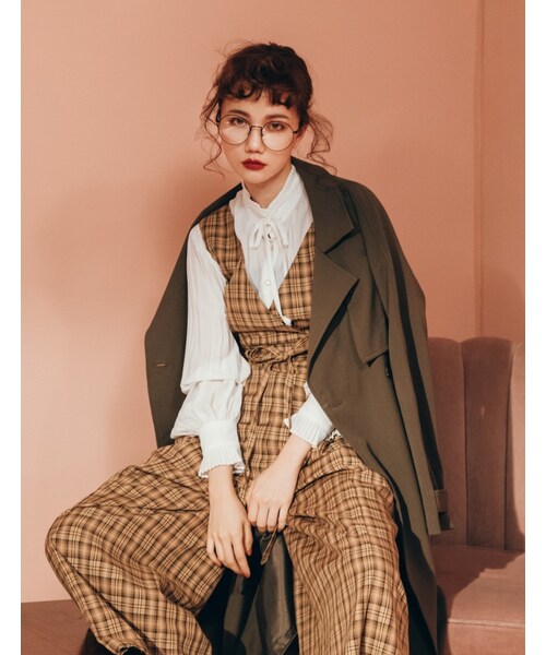 Marjorie（マージョリー）の「依舊浪漫，荷葉立領綁帶宮廷袖打褶襯衫（トップス・レディース・黑/白・F）」の5枚目の写真