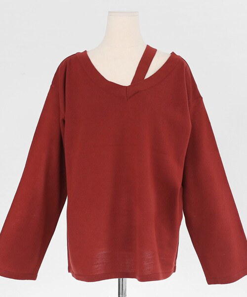 DHOLIC（ディーホリック）の「ワンストラップVネック二ット（ニット/セーター・レディース・ベージュ/ブラウン/レッド/ブラック・FREE）」の4枚目の写真