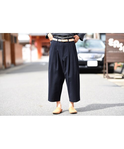 VOAAOV（ヴォアーブ）の「VOAAOV コットンウールクロップドタックパンツ（その他パンツ・レディース・ブラック/グレー/ブルー・1）」の3枚目の写真