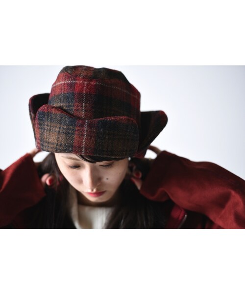 --(--)の「KAIKI ウールチェックロシアン帽(キャップ・レディース・レッド/ブルー/ブラウン・F)」の1枚目の写真