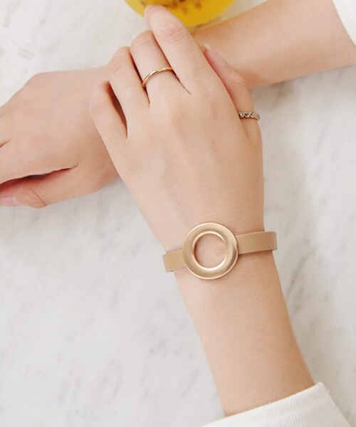 DHOLIC（ディーホリック）の「ゴールドリングブレスレット（ブレスレット・レディース・ブラック/ベージュ・FREE）」の2枚目の写真