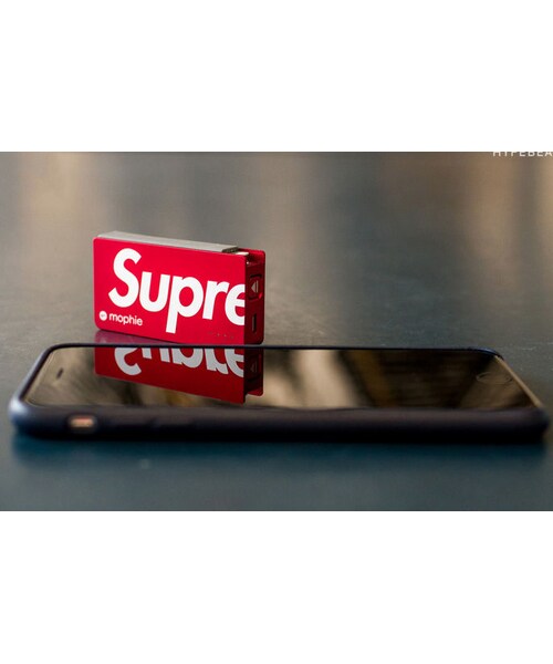 Supreme モバイルバッテリー 赤 Red iPhone シュプリーム