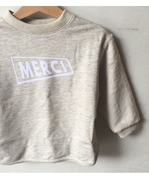 cache cache（カシュ カシュ）の「ARCH&LINE FUR SLEEVE PO(CREAM)（スウェット・キッズ・その他）」の2枚目の写真