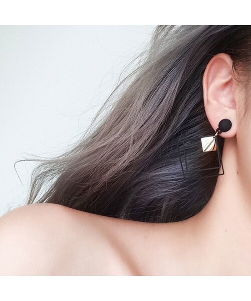 copine（コピン）の「再入荷！カラースクエアフレームデザインピアス(4type)【クリックポスト対象商品】（ピアス（両耳用）・レディース・その他）」の6枚目の写真