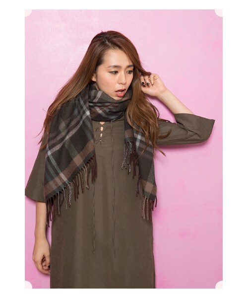 MAISON DE REEFUR（メゾンドリーファー）の「ロキャロンチェックストール（その他・レディース・Dark Green/Beige/Blue/Gray・F）」の14枚目の写真