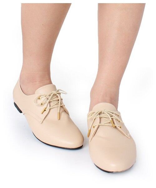 RANDA（ランダ）の「シンプルレースアップシューズ/CS3094（ヒール0-3cm・レディース・ベージュ/ブラックエナメル/ブラックスムース・L/M/S/LL）」の9枚目の写真