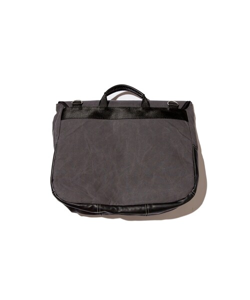 BLANKOF（BLANKOF）の「PWC M2 16L MAIL BAG（メッセンジャーバッグ・メンズ・アッシュグレー・ONE SIZE）」の4枚目の写真