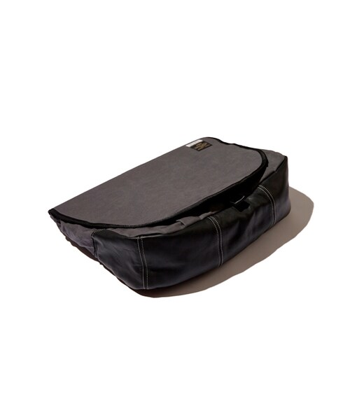 BLANKOF（BLANKOF）の「PWC M2 16L MAIL BAG（メッセンジャーバッグ・メンズ・アッシュグレー・ONE SIZE）」の6枚目の写真