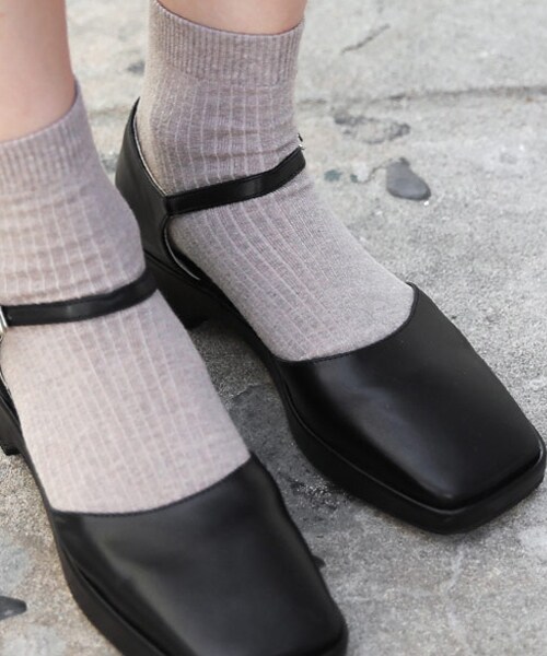 DHOLIC（ディーホリック）の「2TYPEスクエアトゥストラップシューズ（その他シューズ・レディース・ブラック/その他/レッド・230/235/240/245/250）」の3枚目の写真