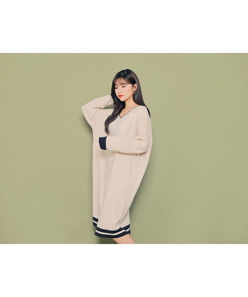 HOTPING(ホッピン)の「バイカラーラインニットワンピース(ワンピース・レディース・ワイン/ネイビー/ベージュ/ブラウン/ブラック・1(フリーサイズ)/2(L-XXL))」の4枚目の写真