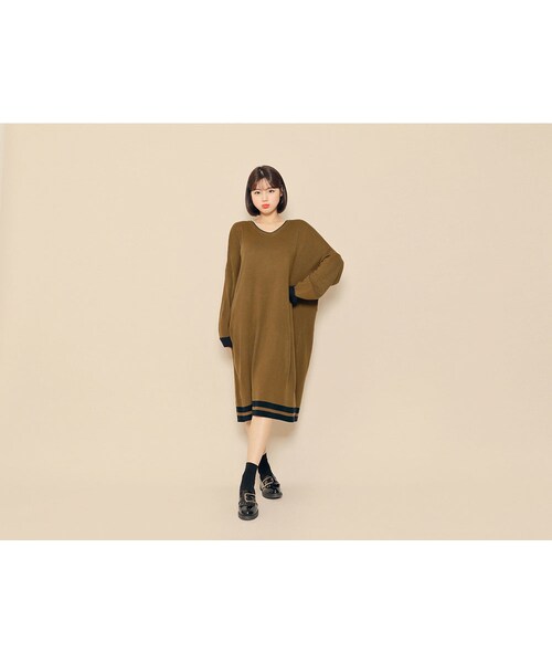 HOTPING(ホッピン)の「バイカラーラインニットワンピース(ワンピース・レディース・ワイン/ネイビー/ベージュ/ブラウン/ブラック・1(フリーサイズ)/2(L-XXL))」の3枚目の写真