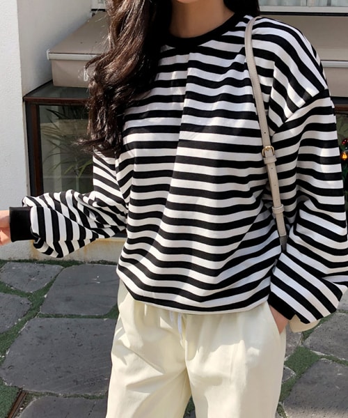 DHOLIC(ディーホリック)の「配色ボーダースウェット(スウェット・レディース・ホワイト/イエロー/ベージュ/ブルー・FREE)」の1枚目の写真