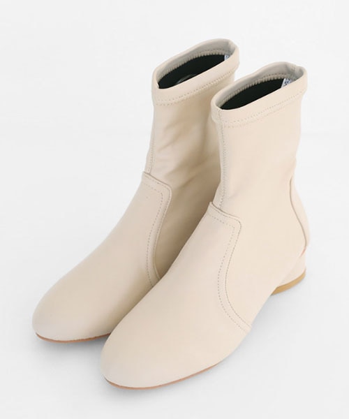 DHOLIC（ディーホリック）の「ローヒールアンクルブーツ（ブーツ・レディース・ブラック/グレー/ベージュ/その他/ブラウン/ホワイト・225/230/235/240/245/250）」の2枚目の写真
