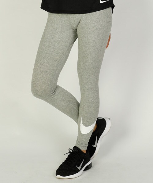 NIKE(ナイキ)の「【NIKE/ナイキ】ナイキ クラブ レギンス ロゴ 2(レギンス/スパッツ・レディース・ブラック/グレー・S/M/L)」の2枚目の写真