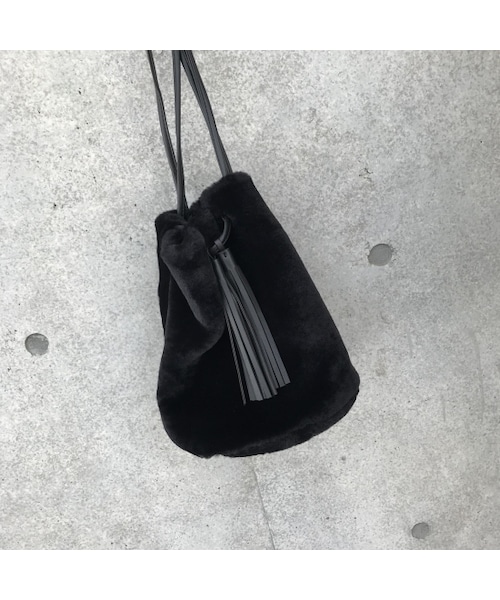 copine（コピン）の「再々入荷！巾着ファー2WAYバッグ(4color)【クリックポスト対象商品】（ショルダーバッグ・レディース・その他）」の4枚目の写真