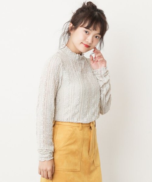 RAY CASSIN(レイカズン)の「【mina掲載】立体レースプチハイプルオーバー(トップス・レディース・黒/ピンク/ブラウン/生成/オフ白・FREE)」の4枚目の写真