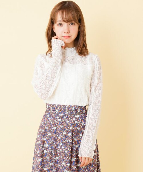 RAY CASSIN(レイカズン)の「【mina掲載】立体レースプチハイプルオーバー(トップス・レディース・黒/ピンク/ブラウン/生成/オフ白・FREE)」の5枚目の写真