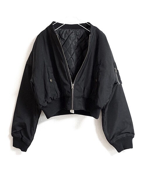 Tiffee SELECT（ティフィーセレクト）の「中綿MA1ショートドルマンアウター（MA-1・レディース・ブラック/カーキ・M）」の3枚目の写真