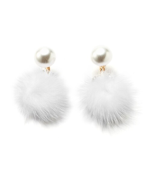 GRL（グレイル）の「ミンクファー×パール×ゴールドサークルイヤリング（イヤリング・レディース・ピンク/ホワイト・F）」の2枚目の写真