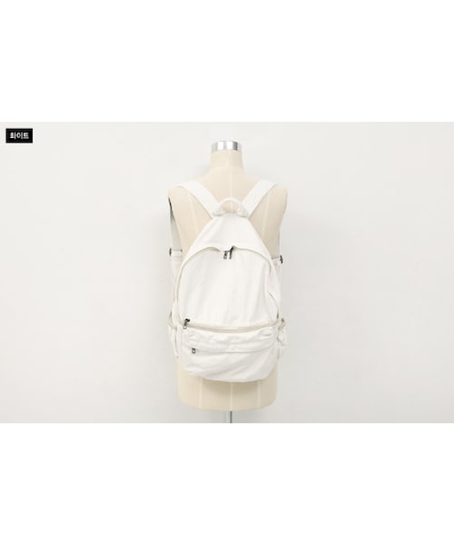 Dailyabout(デイリーアバウト)の「シンプルファスナーリュックサック(バックパック/リュック・レディース・ホワイト/ブラック・FREE)」の1枚目の写真