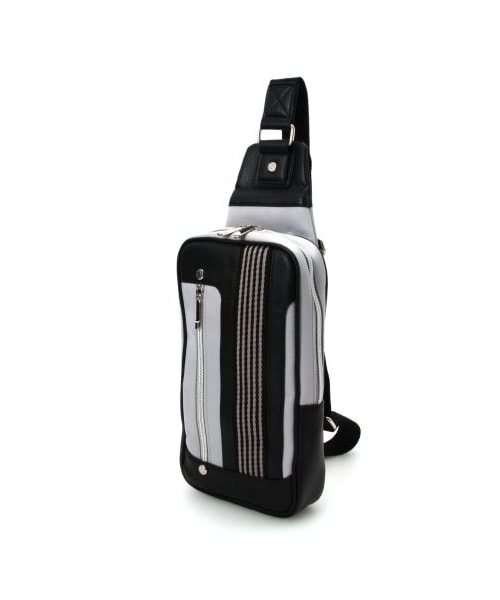 TAKEO KIKUCHI(タケオキクチ)の「高密ナイロン ボディバッグ(その他バック・メンズ・レッド系/ネイビー系/グリーン系/ブラック/グレー系・00)」の3枚目の写真