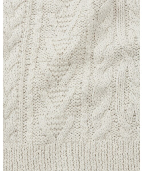 45R（フォーティファイブアール）の「手編みのケーブル柄ポンチョ