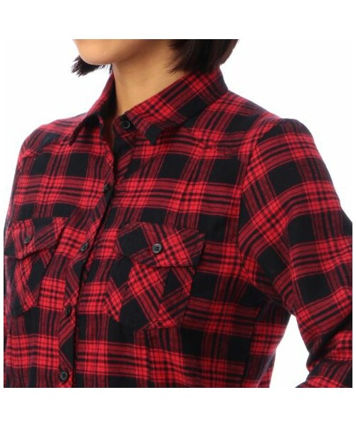 OZOC(オゾック)の「チェック柄ロールアップ袖ネルシャツ(シャツ・ブラウス・レディース・ブルー系/レッド系/ブラック・M/S)」の6枚目の写真