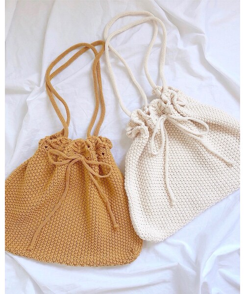 chocomee（チョコミー）の「ニットキンチャクバッグ（ショルダーバッグ・レディース・ホワイト/イエロー・FREE）」の2枚目の写真