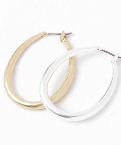 studio CLIP（スタディオクリップ）の「マットオーバルフープピアス（アクセサリー・ゴールド/シルバー）」の3枚目の写真