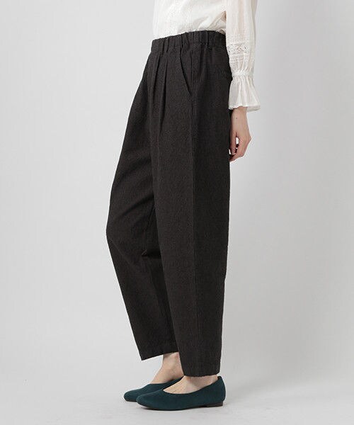 studio CLIP（スタディオクリップ）の「コットンリネンストライプバルーンパンツ（パンツ・チャコール/ベージュ/ブルー）」の6枚目の写真