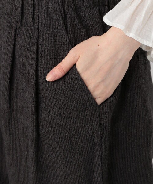 studio CLIP（スタディオクリップ）の「コットンリネンストライプバルーンパンツ（パンツ・チャコール/ベージュ/ブルー）」の9枚目の写真