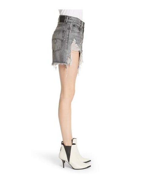 R13（アールサーティーン）の「R13 Shredded Slouch Denim Shorts（その他パンツ・レディース・Black/Blue・26/27/28/29/30）」の6枚目の写真