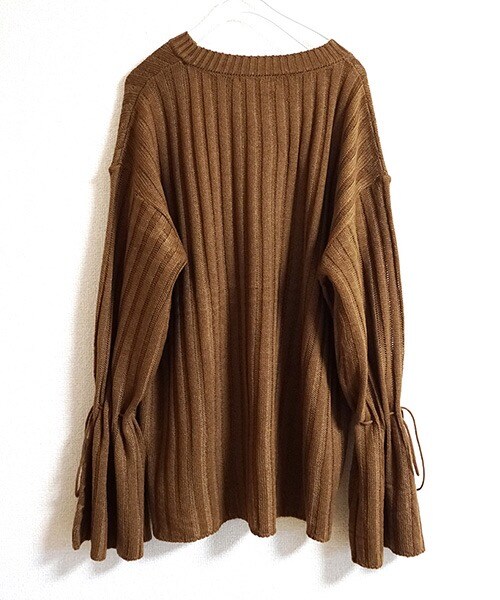 Tiffee SELECT（ティフィーセレクト）の「リボン絞りベルスリーブリブニットセーター（ニット/セーター・レディース・ブラウン/ワインレッド・F）」の5枚目の写真